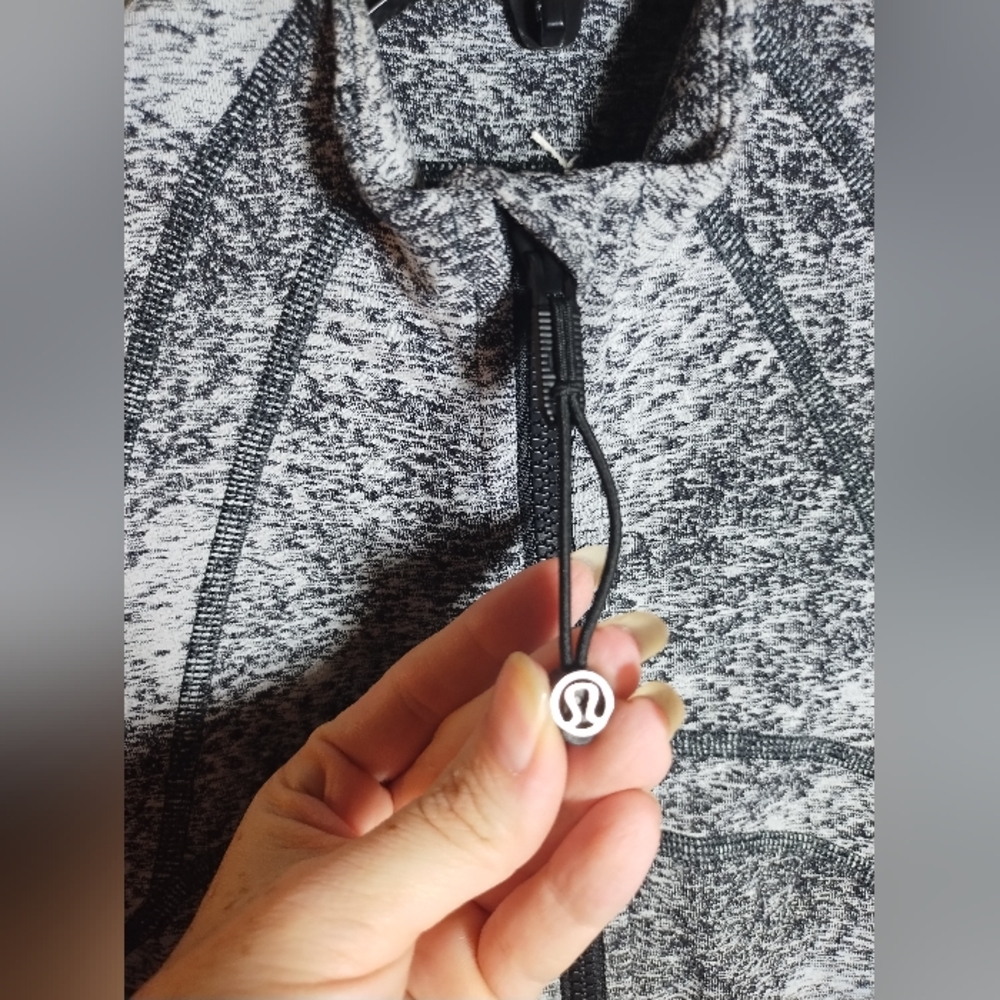Lululemon Define Jacket Slim Fitted Gray Gym Athl… - image 5